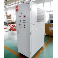 大容量冷水機（窄型）C1-002